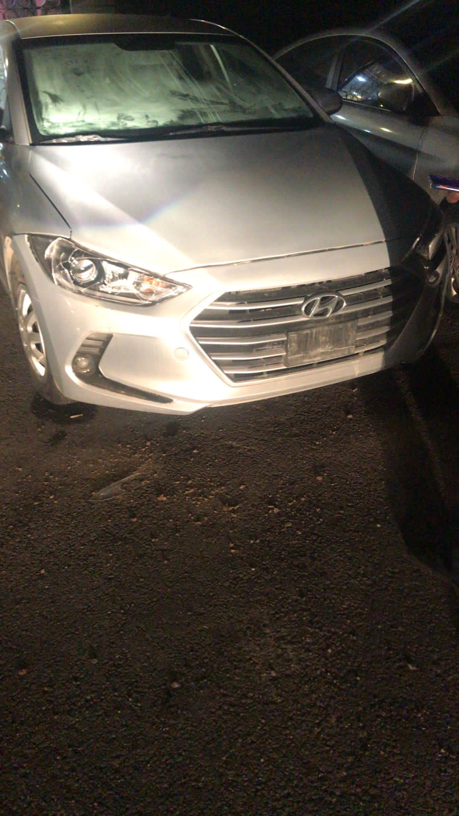 مجهول يحطم سيارات مكتب سياحي على طريق المطار  صور