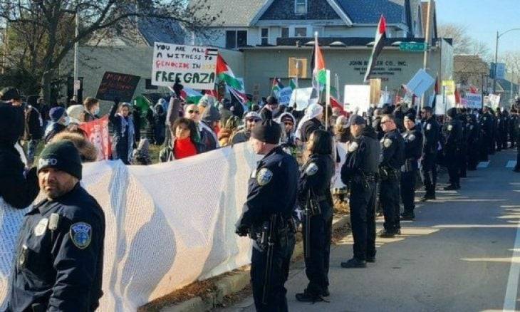 نقابي أمريكي: المقاومة الفلسطينية ستنتصر و”الصهاينة القتلة” في عزلة.. وبايدن خسر الدعم من جميع الجبهات