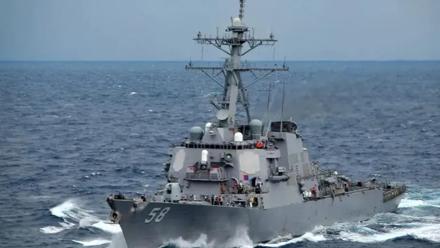 البنتاغون: مدمرة أميركية تسقط صواريخ مضادة للسفن في البحر الأحمر