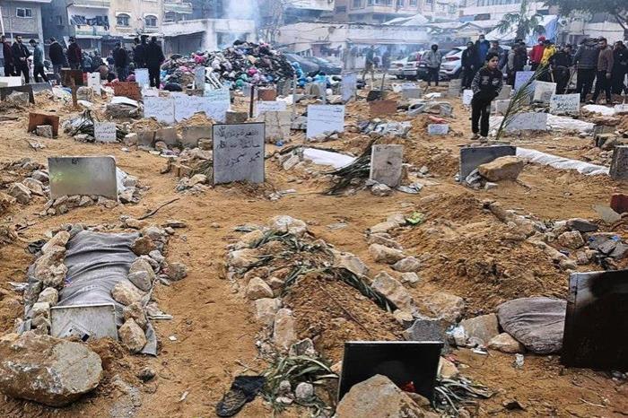 جيش الاحتلال يسرق جثامين من غزة .. وبيان من المقاومة