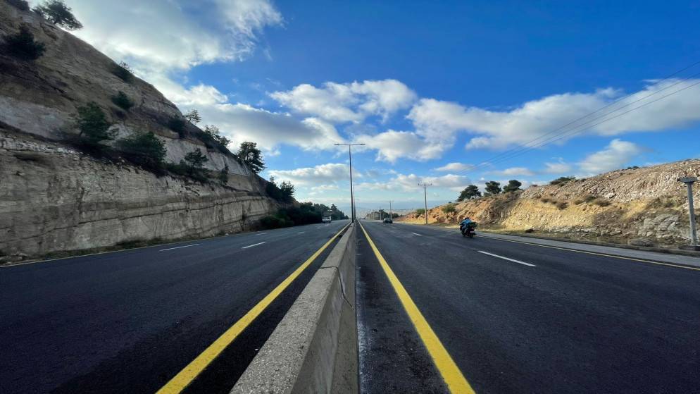 العمل على إنشاء جسر يربط شارع الاستقلال بشارع الأردن