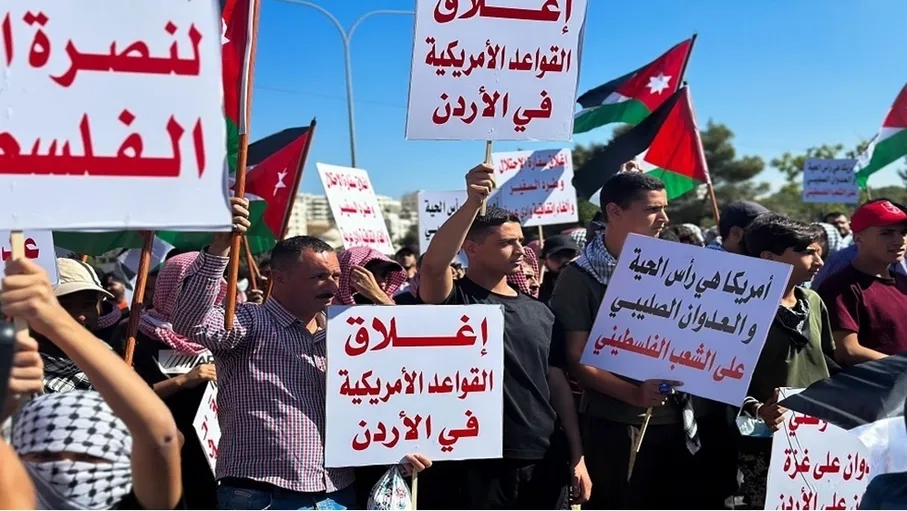 إعلام عبري: يحذر من حرب كبرى مع الأردن ومصر