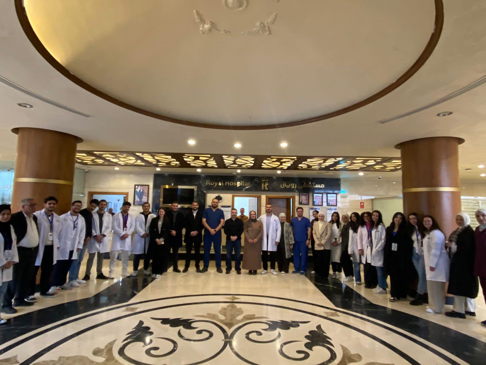 مستشفى رويال يقيم يوماً طبيا علمياً لوفد من الاتحاد العالمي لطلبة الطب (الأردن)
