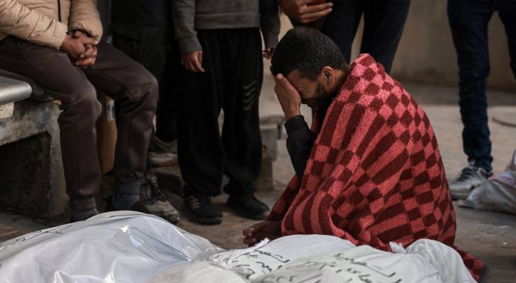 الاحتلال يشن غارة على محيط مستشفى غزة الأوروبي شرقي خانيونس