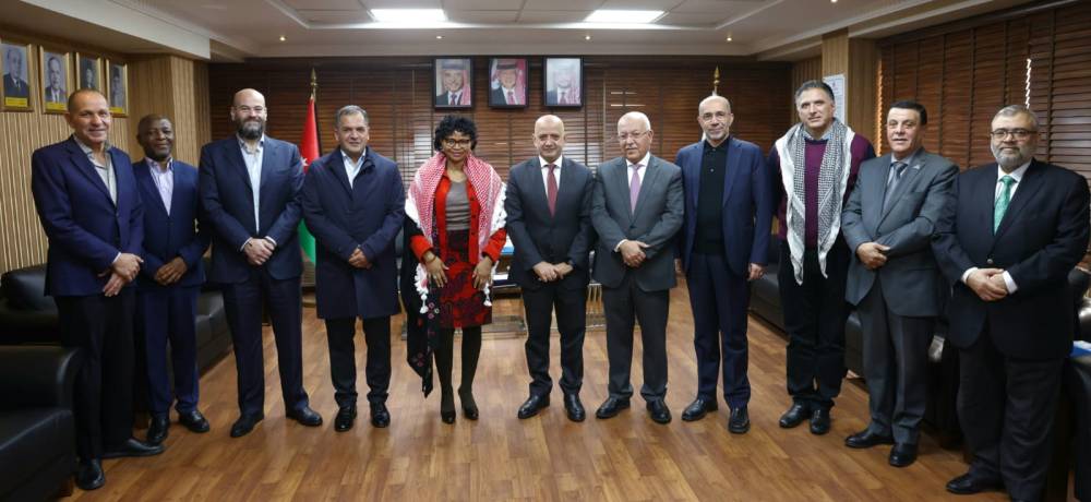 خلال لقاء مجلسها مع سفيرتها لدى المملكة تجارة عمان تشكر جنوب افرقيا لجهودها بتعرية العدوان الاسرائيلي على غزة