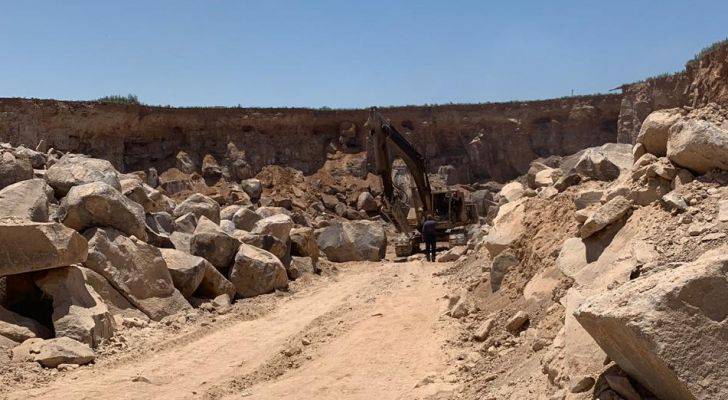 كسر عظم... الحكومة في مواجهة مع مافيات البازلت