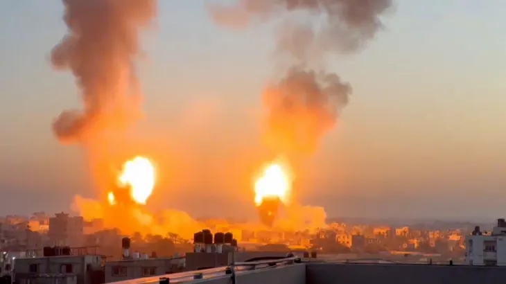 ساعات عصيبة بخان يونس.. 60 شهيدا والاحتلال يدفع بـ7 ألوية والمقاومة تتصدى