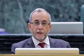 مشوقة يوجه أخطر سؤال لرئيس الوزراء حول أطباء الاختصاص والبورد الأردني