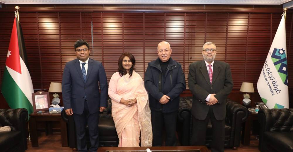 تجارة عمان تبحث تعزيز التعاون الاقتصادي مع جمهورية بنغلادش