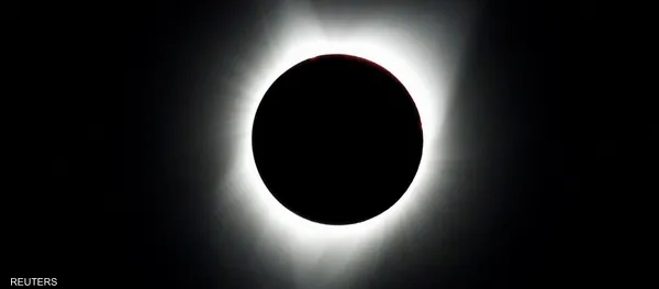 ما هو الكسوف الشمسي الكلي المتوقع حدوثه في أبريل القادم؟