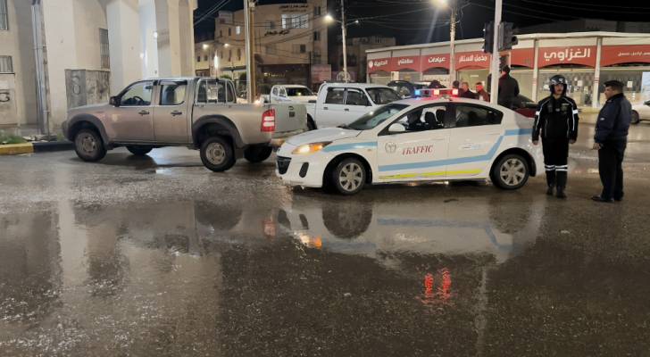 إغلاق طريق في إربد بشكل جزئي جراء سقوط أجزاء من بناية تجارية