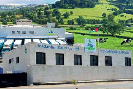 بط وديوك رومية ونعام وأبقار.. غايات جديدة لشركة الألبان الأردنية