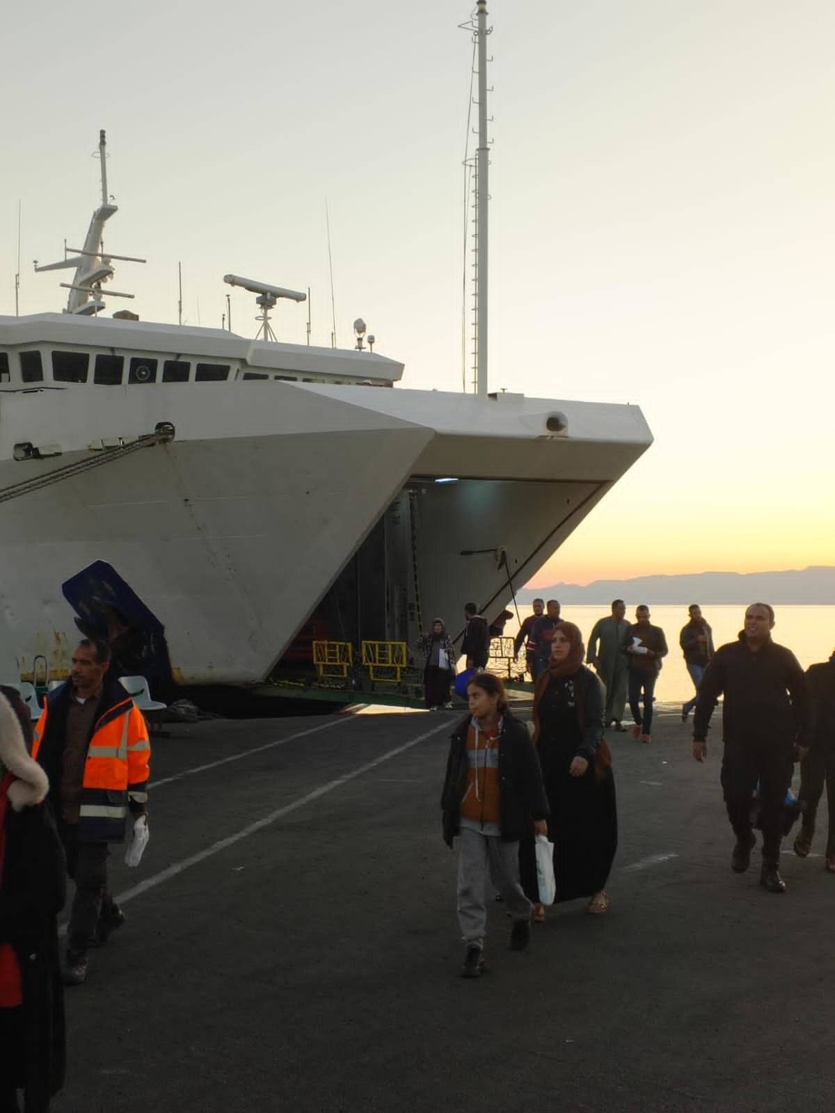 الخارجية تعلن عن إجلاء 46 أردنيا من غزة