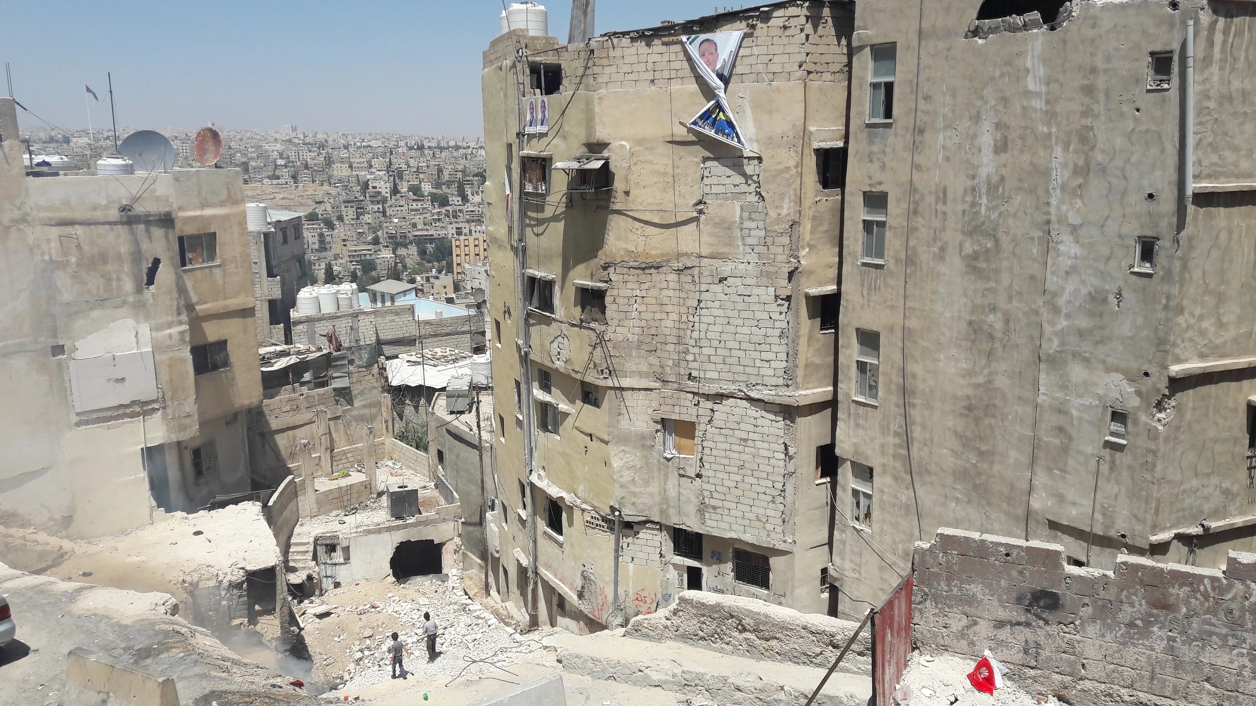 انهيار أجزاء من بيوت مهجورة في جبل الجوفة بعمان