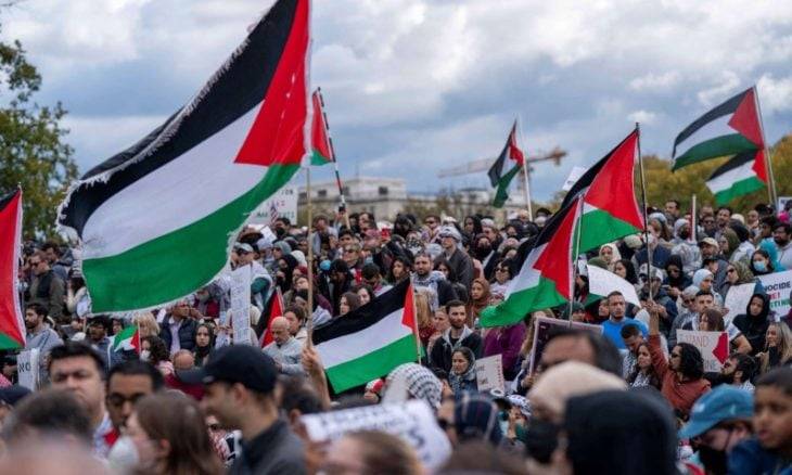 عشرات من موظفي الحكومة الأمريكية يضربون عن الطعام الخميس للتنديد بسياسة بايدن الداعمة لإسرائيل