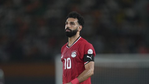 بعد تصريحات وكيل محمد صلاح.. نجم الأهلي: “المصريون هيدوسوا عليك”