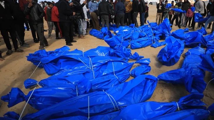 الاحتلال يعيد جثامين شهداء متحللة إلى غزة بعد سرقة أعضاء منها