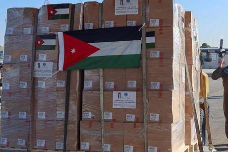الشبلي: 45 طائرة و228 شاحنة مساعدات إغاثية أردنية أُرسلت إلى غزة حتى الآن