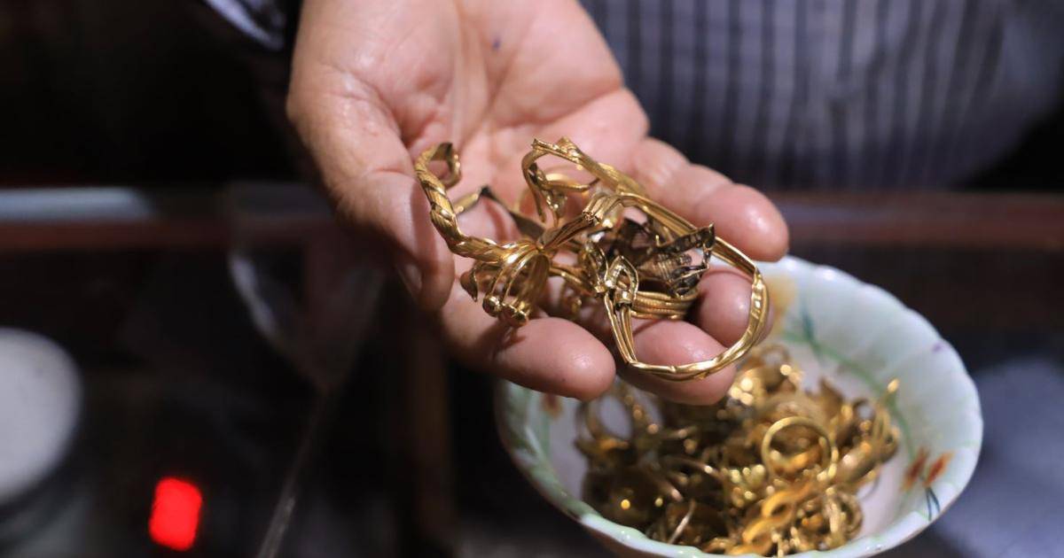 ذهب نساء غزة يلمع في إيادي جنود الاحتلال