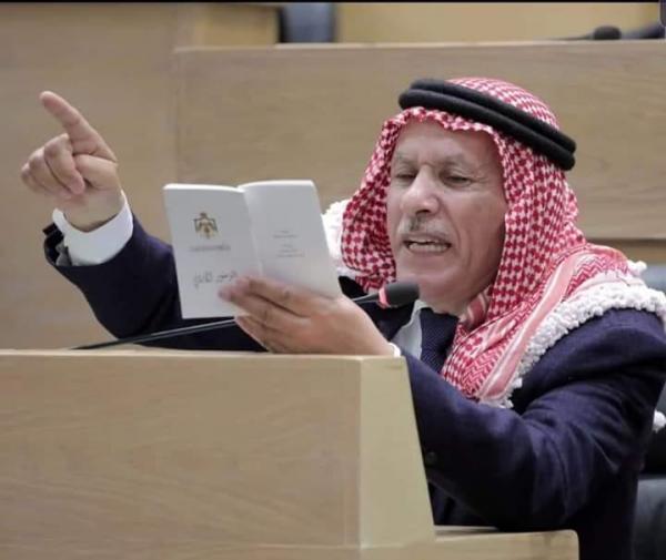 العرموطي يسأل الخصاونة: هل راتب هذا المدير 6500 دينار وبدل سكن 7000 دينار ؟