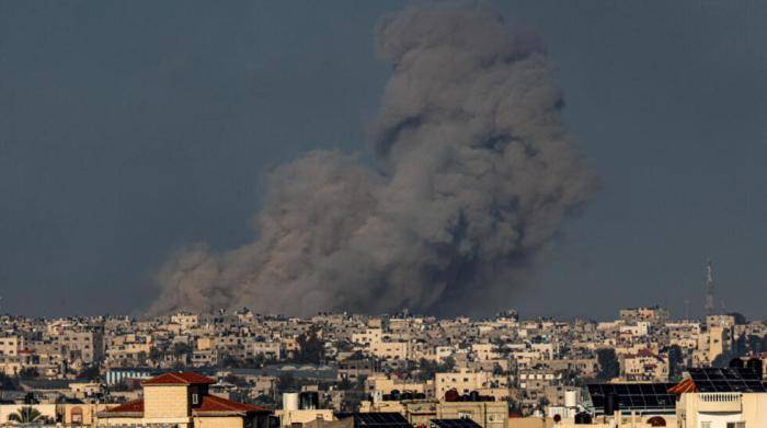 قصف واقتحامات واعتداء بالضرب .. تطورات الأوضاع بالضفة وغزة