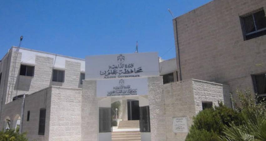 حفر وانهيارات وتصدعات تؤرق مرتادي الطرق في عجلون