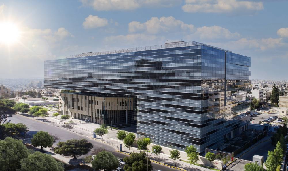 بنك الإسكان يدعم المنتخب الوطني لكرة القدم النشامى بمبلغ 150 ألف دينار