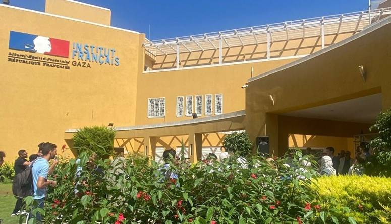 غزة... وفاة مدرس لعدم التمكن من علاجه