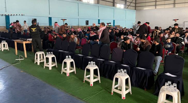 بدء توافد الأردنيين إلى مواقع عرض مباراة النشامى