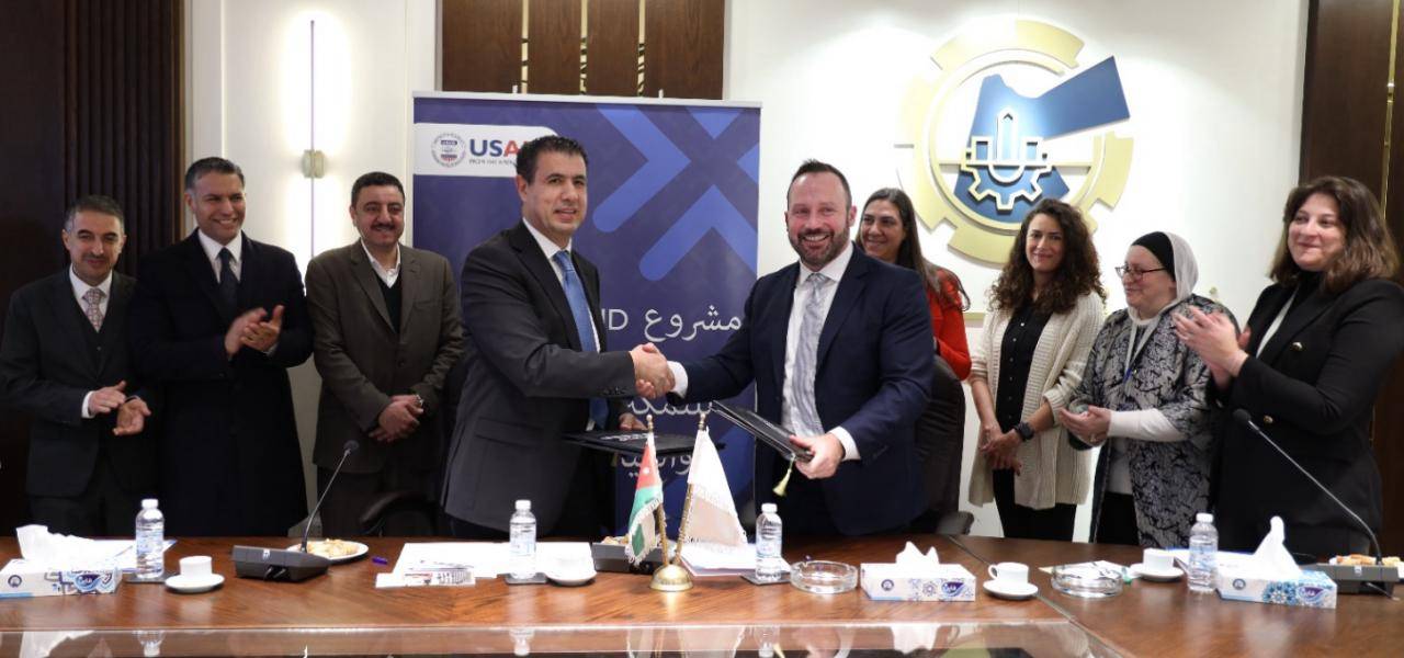 صناعة الأردن ومشروع مكانتي يوقعان اتفاقية لتعزيز فرص توظيف النساء في القطاع الصناعي