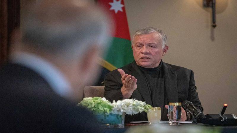 الملك يصل لندن لإجراء مباحثات مع رئيس الوزراء البريطاني