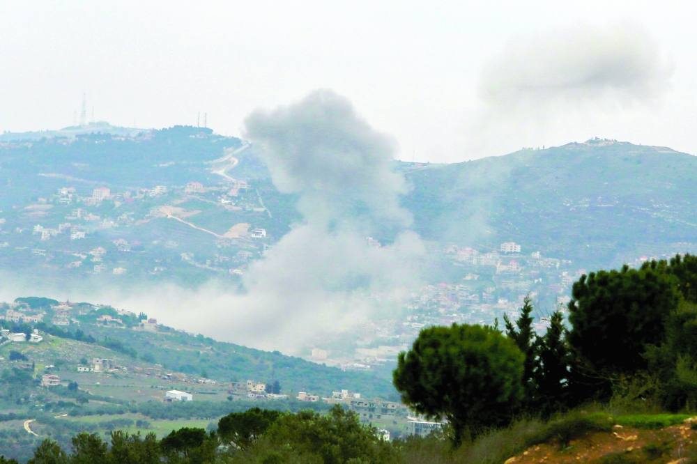 بعد استهداف إسرائيل لمسؤولين ومدنيّين... حزب الله يرد بعشرات الصواريخ على كريات شمونة