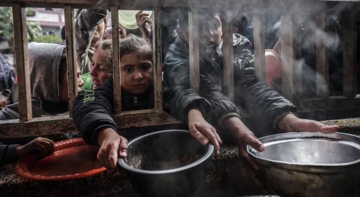 انفجار بحالات الوفاة.. طفل من بين كل 6 أطفال قد يفقد حياته في غزة