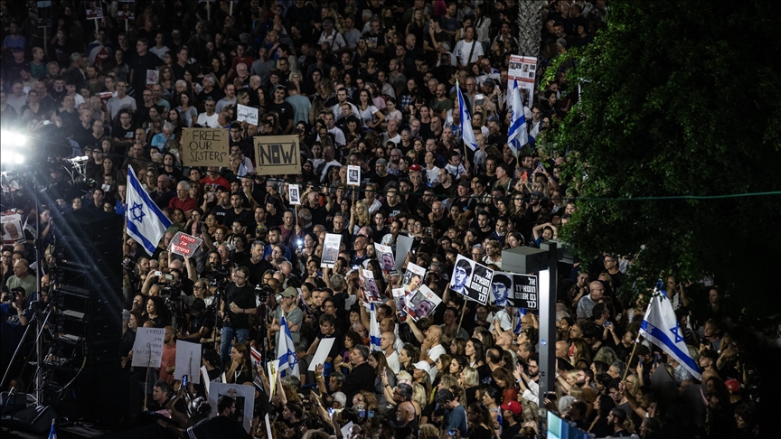 آلاف الإسرائيليين يتظاهرون في تل أبيب والقدس للمطالبة بصفقة لتبادل الأسرى