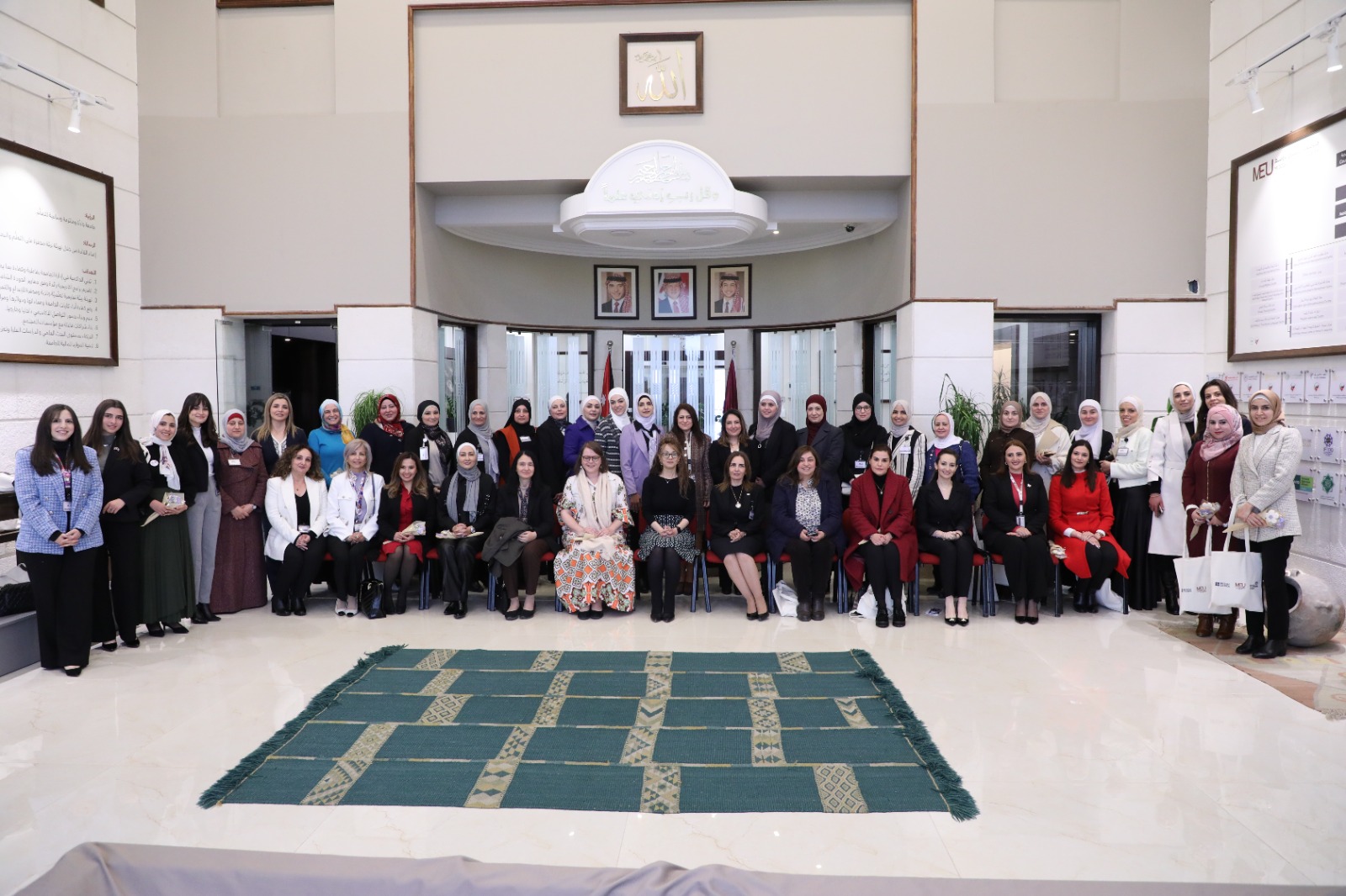 جامعة الشرق الأوسط تواصل التزامها ببناء صورة مشرقة للمرأة