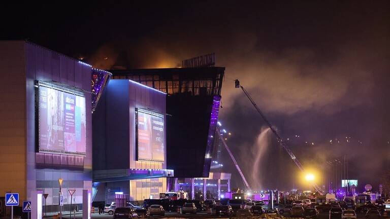 سياسي فرنسي يدعو إلى إجراء تحقيق في تورط كييف بهجوم كروكوس الإرهابي