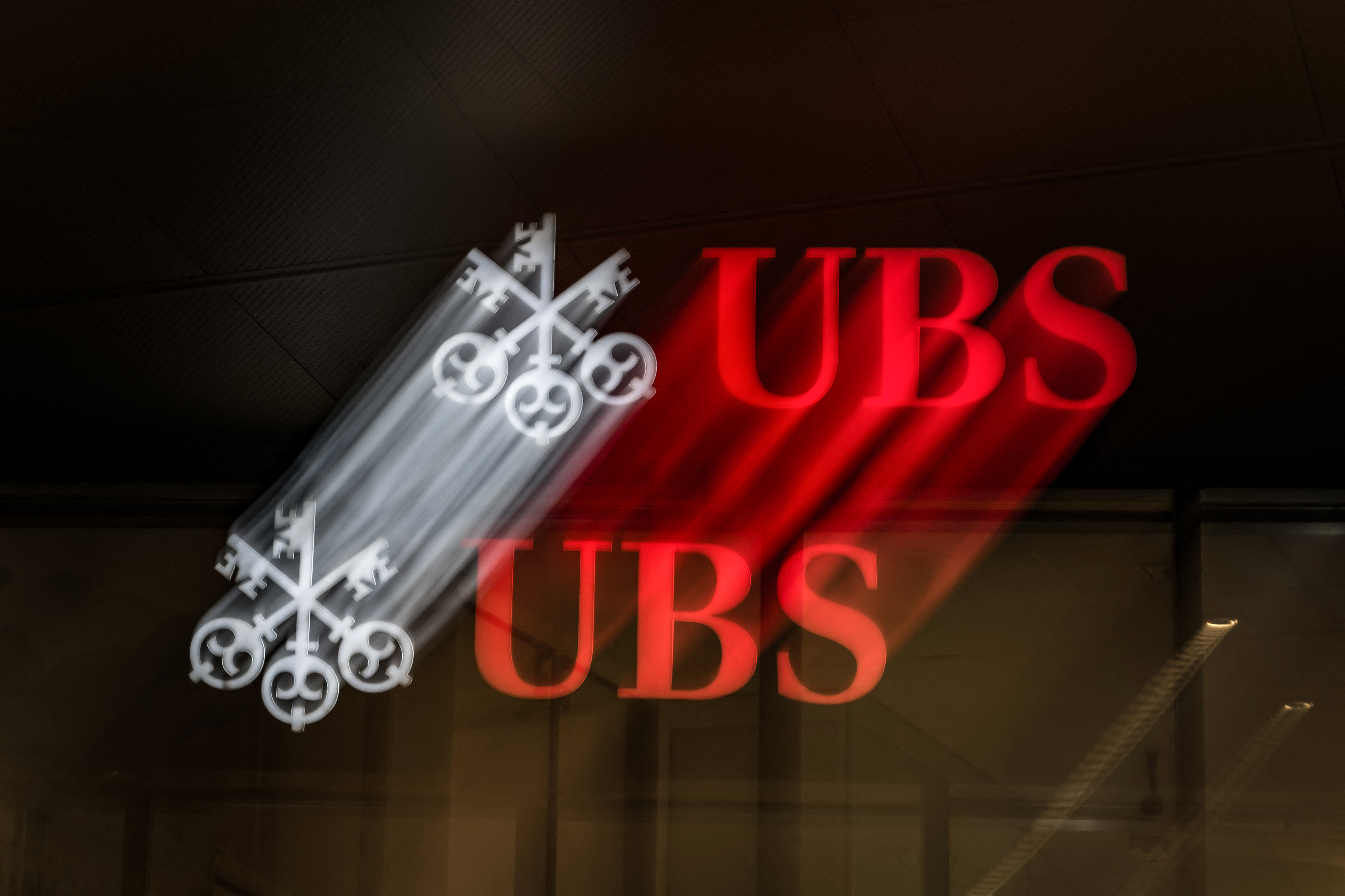بنك UBS السويسري يعتزم إطلاق عملية إعادة شراء أسهم بما يصل إلى 2 مليار دولار