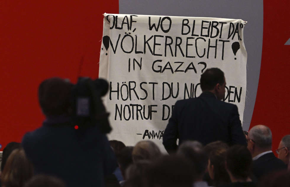 اللغة العبرية باتت ممنوعة أمام البرلمان الألماني