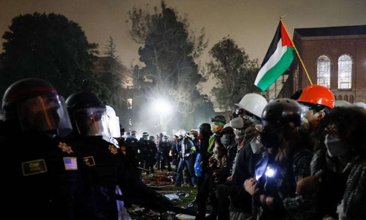 متظاهرون هاجموا طلابا مؤيدين لفلسطين بجامعة كاليفورنيا مع تدخل شبه معدوم للشرطة