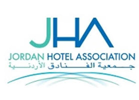 جمعية الفنادق الأردنية تكسر العرف الصحفي وتوزع تعهد على الإعلاميين في فعالية خاصة بالبتراء