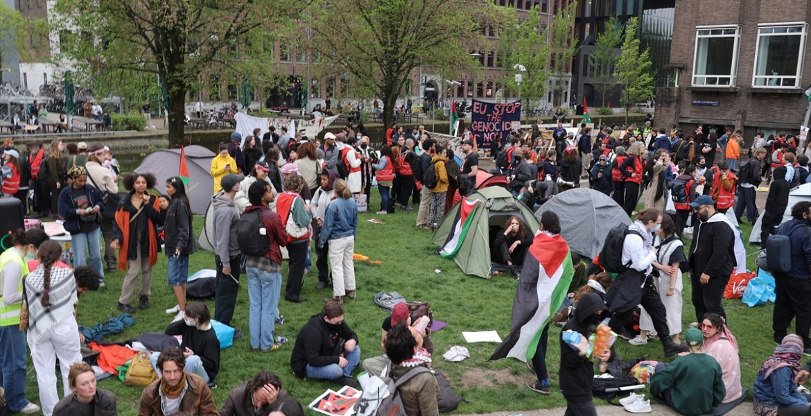 اتساع المظاهرات المؤيدة للفلسطينيين بالجامعات الأوروبية.. والسلطات تفضّ احتجاجاً في برلين، وتعتقل العشرات في أمستردام