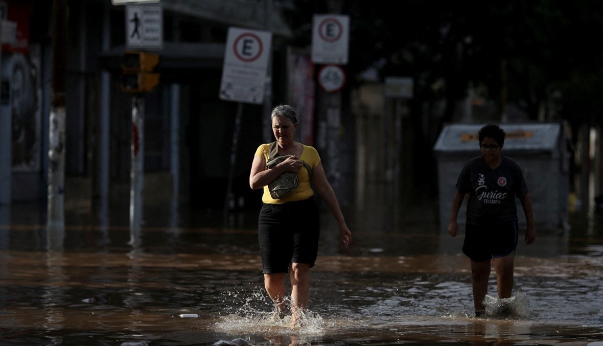 مقتل 100 شخص جراء الفيضانات في البرازيل