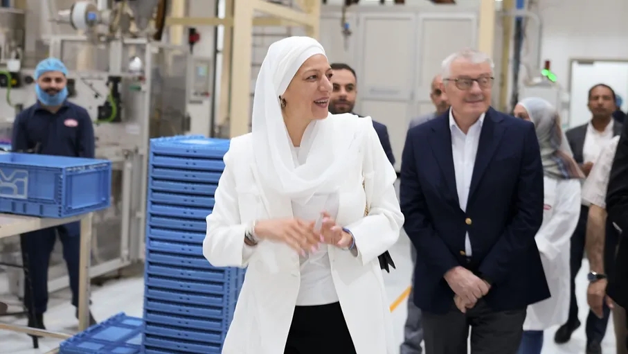 سمو الأميرة بسمة بنت علي تزور مصنع شركة بُن العميد