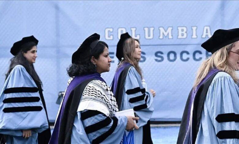 خريجة من جامعة كولومبيا تمزق شهادتها احتجاجا على دعم جامعتها للاحتلال