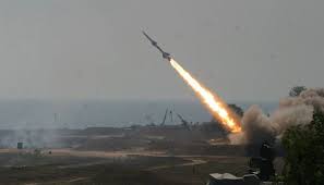 إطلاق أكثر من 60 صاروخا من جنوب لبنان باتجاه إسرائيل