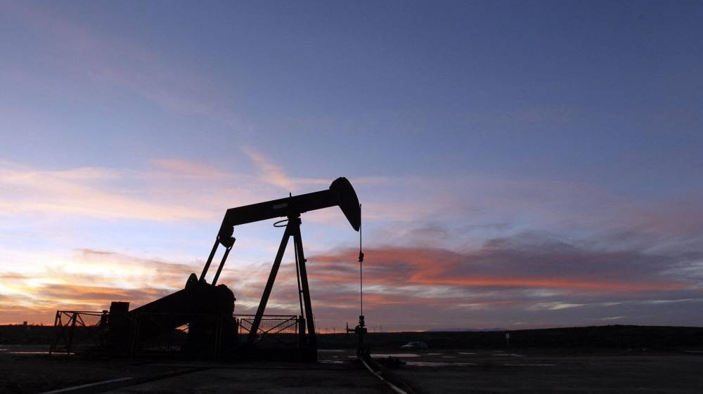 أسعار النفط تقفز 2 بدعم من آمال زيادة الطلب على الوقود خلال الصيف
