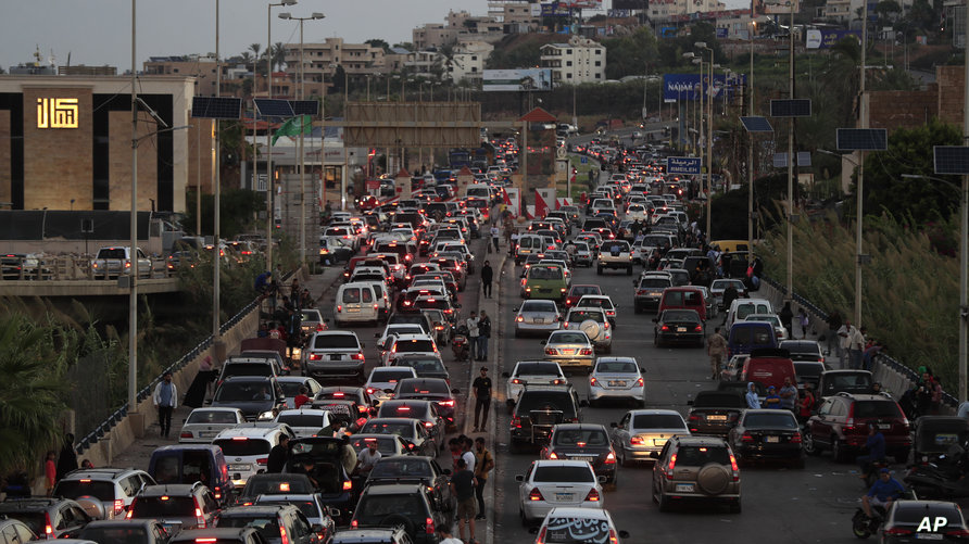 كأهوال يوم القيامة.. نازحون لبنانيون يروون قصص الهروب من الموت