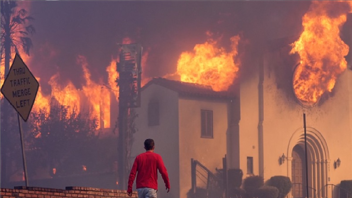 لوس أنجليس على موعد مع رياح خطيرة.. ومخاوف من تجدد الحرائق