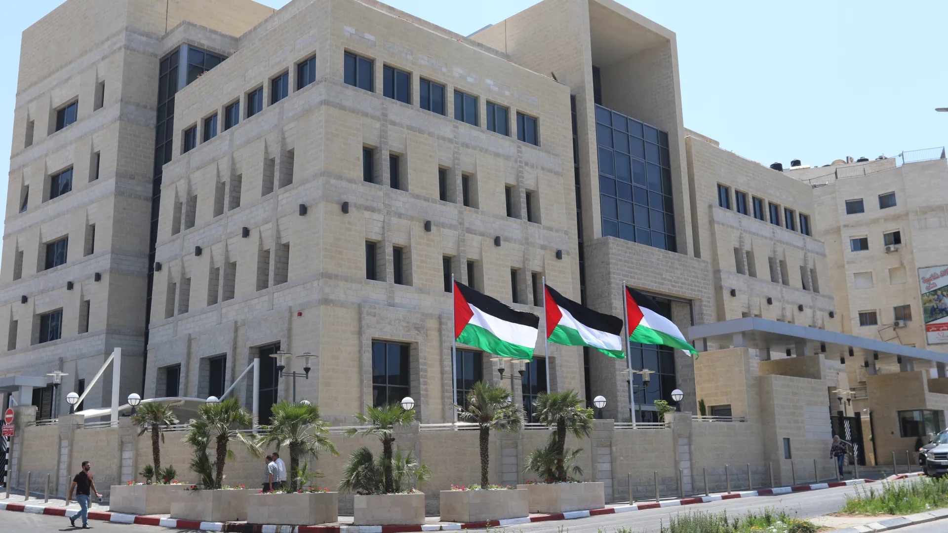 بعد وقف إطلاق النار.. مصارف قطاع غزة تستأنف العمل اليوم