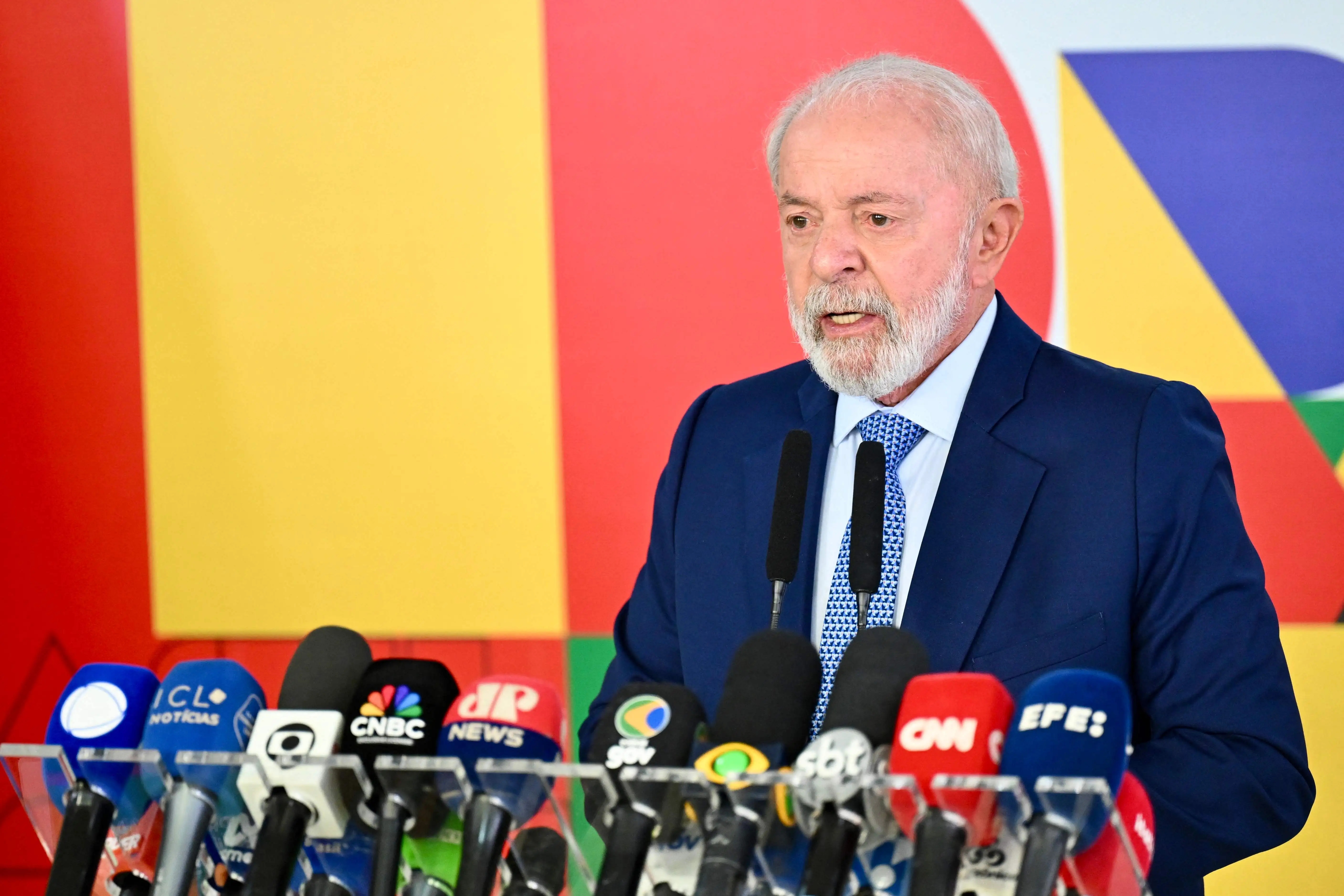 رئيس البرازيل: سنرد بالمثل إذا فرض ترامب رسوما جمركية